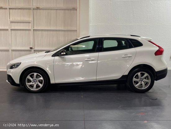 Volvo V40 Cross Country 1.6 D2 Momentum - Gelves