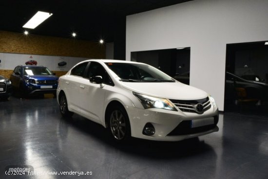 Toyota Avensis 120 D Advance 91 kW (124 CV) de 2013 con 141.000 Km por 8.800 EUR. en Madrid