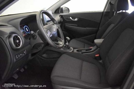 Hyundai Kona 1.0 TGDI Maxx 4x2 de 2023 con 17.517 Km por 20.990 EUR. en Tarragona