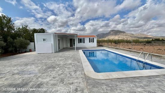 CASA DE CAMPO EN HONDÓN DE LOS FRAILES - BARBARROJA - ALICANTE