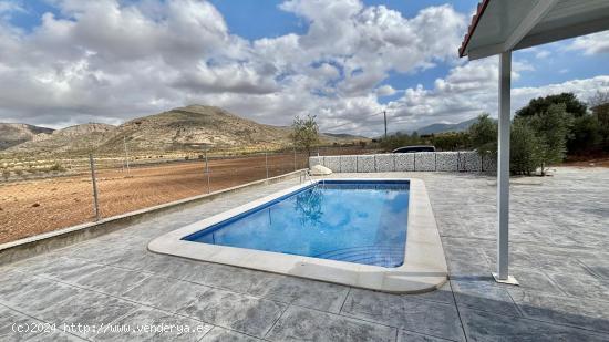 CASA DE CAMPO EN HONDÓN DE LOS FRAILES - BARBARROJA - ALICANTE