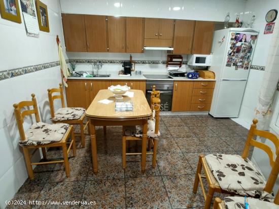  SE VENDE CASA PARA REFORMAR EN BUENA ZONA DE ASPE - ALICANTE 