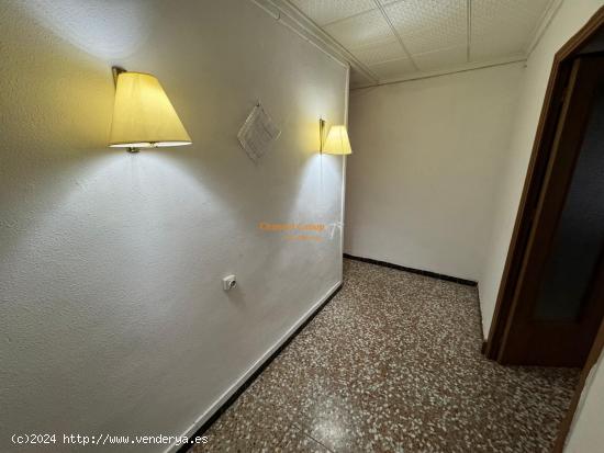 SE VENDE PISO CON ASCENSOR Y BALCÓN, ZONA ANTONIO MACHADO !!!!! - ALICANTE