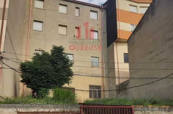 CASA COMPUESTA DE LOCAL COMERCIAL, BAJO Y DOS PLANTAS, EN LA ZONA DE A VALENZA. - ORENSE