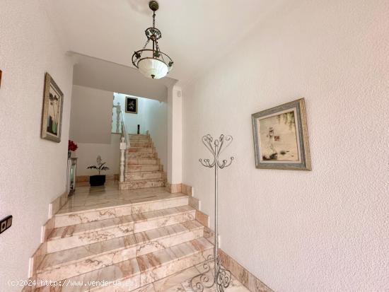 GRAN CASA EN VENTA EN ROQUETAS PUEBLO - ALMERIA