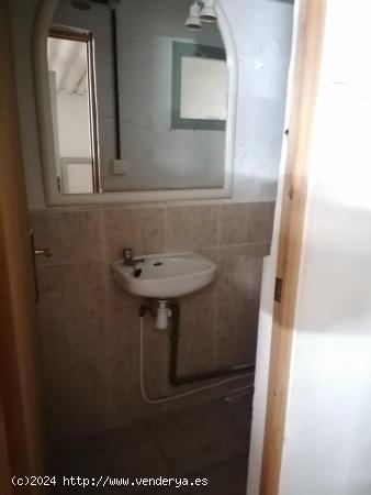 Local comercial apto para vivienda en zona Los Madriles - ALICANTE