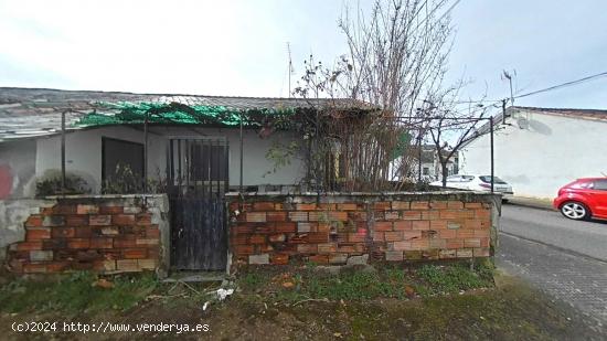  CASA PARA REFORMAR CON PATIO EN ONAMIO- MOLINASECA - LEON 