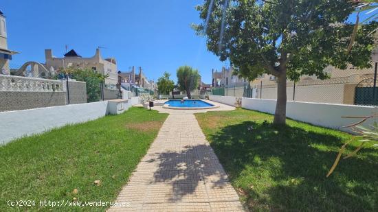 DÚPLEX CON SOLÁRIUM, PISCINA Y A POCOS METROS DE C.C. HABANERAS/ CARREFOUR - ALICANTE