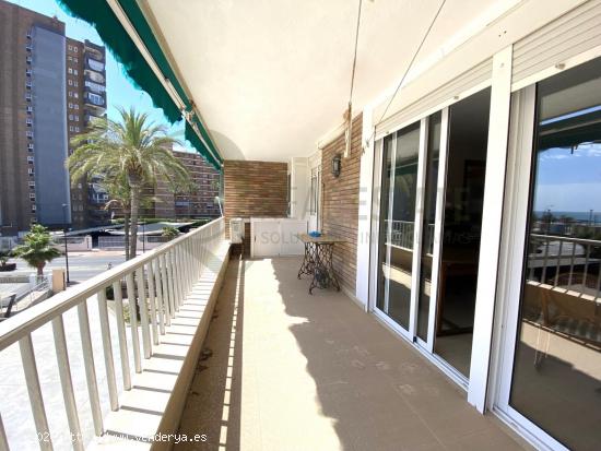 Primera Línea de Playa con Gran Terraza y Vistas al Mar en Playa de San Juan, Alicante - ALICANTE