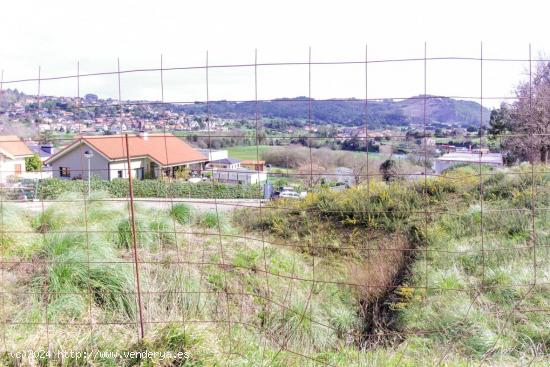 Terreno urbano con proyecto y licencia en Oruña - CANTABRIA