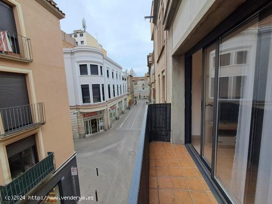 Piso reformado y equipado al centro! - BARCELONA