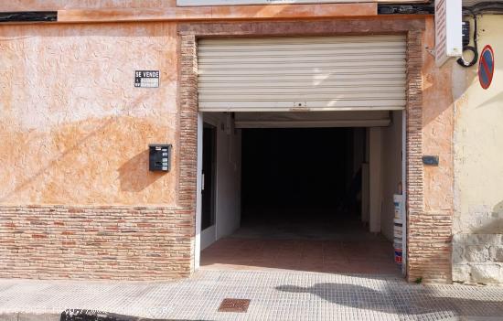 Local comercial en Rojales de grandes dimensiones con oficina. - ALICANTE