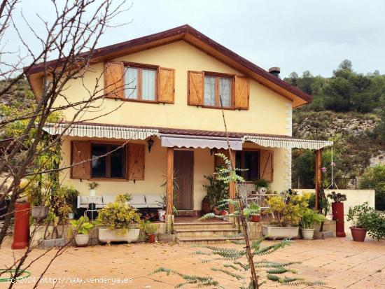 Bonito chalet con piscina situado en un paraje natural - ALICANTE