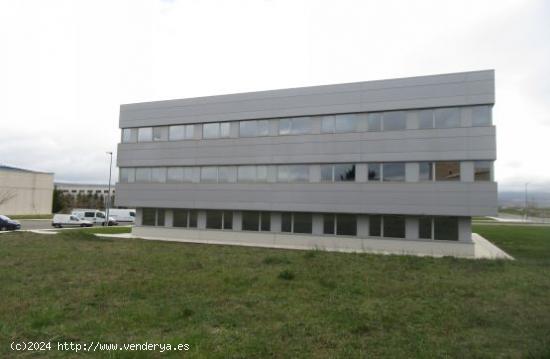 EDIFICIO DE OFICINAS COMPLETO CIUDAD DEL TRANSPORTE - NAVARRA