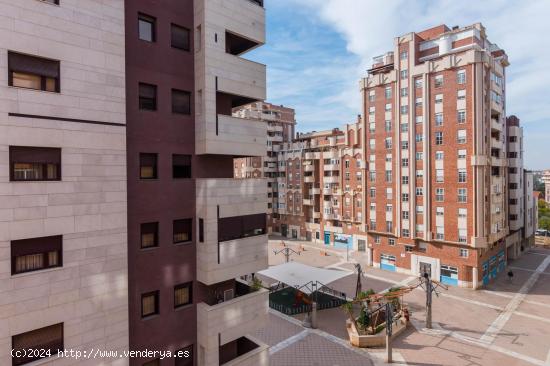 PISO EN VENTA DE CUATRO DORMITORIOS EN AVENIDA EUROPA, MURCIA. - MURCIA