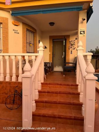 EXCELENTE CHALET DE 3 DORMITORIOS PISCINA PRIVADA Y PARKING EN EL PUEBLO DE SUCINA REGION DE MURCIA 