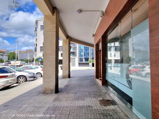 LOCAL SUPERCOMERCIAL - ZONA ESTADIO DE RIAZOR - A CORUÑA