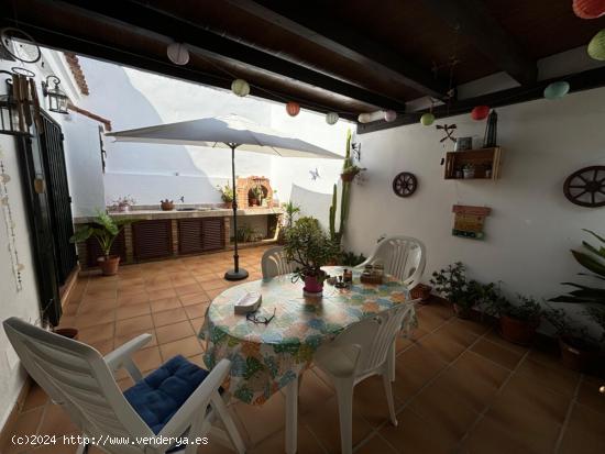 GRAN ADOSADO EN SAN GARCIA CON PISCINA COMUNITARIA¡¡ - CADIZ