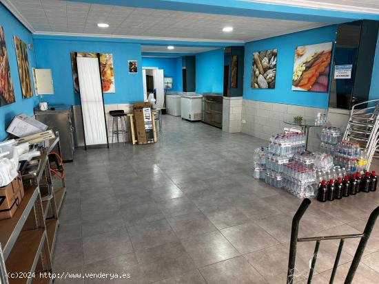 ¡Oportunidad de Negocio! Local Comercial de 100m2 en Zona Estratégica de Elche con salida de humo 