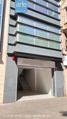  LOCAL COMERCIAL EN CENTREO GUIMERÀ - BARCELONA 