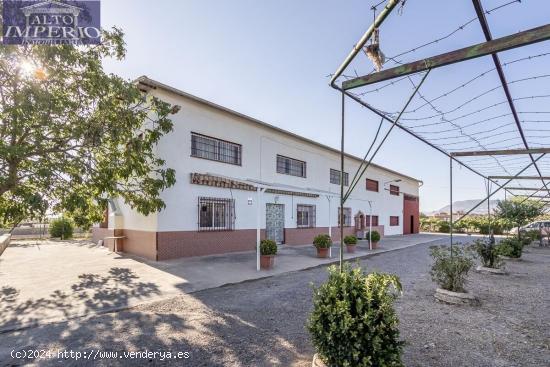 OPORTUNIDAD! CASA Y NAVE EN SANTA FÉ - GRANADA