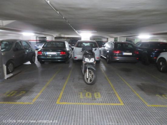 PLAZA DE PARKING EN ALQUILER PARA COCHE PEQUEÑO EN LA CALLE ROCAFORT - BARCELONA