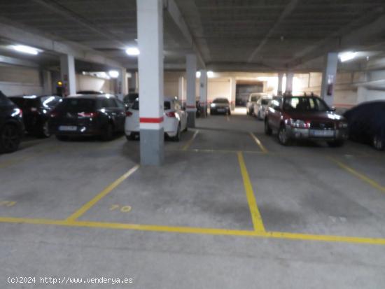 LOTE DE 3 PLAZAS DE PARKING EN LA CALLE LLULL. - BARCELONA