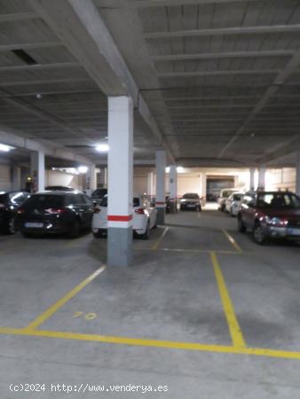 LOTE DE 3 PLAZAS DE PARKING EN LA CALLE LLULL. - BARCELONA