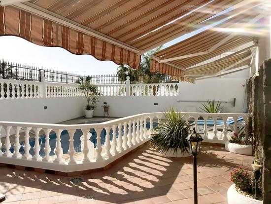 Villa en San Eugenio Alto con piscina y vistas a mar. - SANTA CRUZ DE TENERIFE