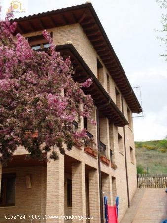 Fantástico Chalet en  Carbajal Urb. Sol Poniente - LEON