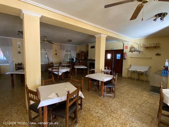 Hostal en funcionamiento en Villalobar - LEON