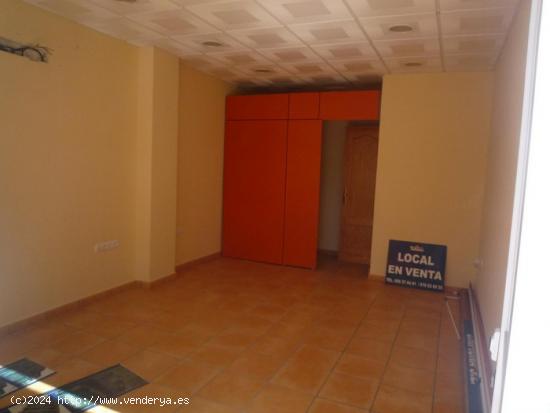  Local comercial disponible en venta, zona centro de la localidad.... - CADIZ 