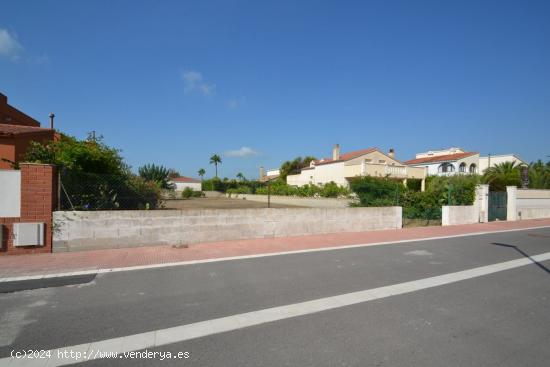 Solar edificable de 840m² en la Urb. Riumar, a escasos metros del paseo Marítimo - TARRAGONA