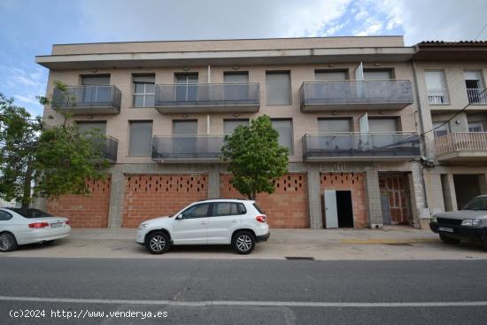 Local comercial en la calle principal de Deltebre - TARRAGONA