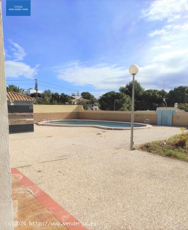 SE VENDE AMPLIO CHALET INDEPENDIENTE EN BONAVISTA IDEAL PARA REFORMAR A SU GUSTO - ALICANTE