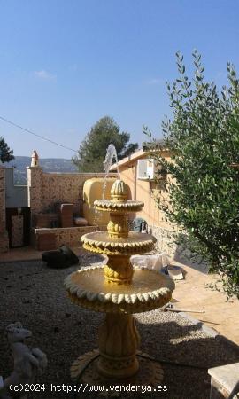 BONITA CASA CON PISCINA EN EL PRIORATO DE LA BISBAL - TARRAGONA