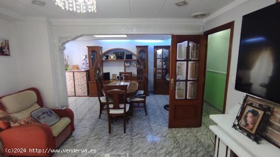 PRECIOSO INMUEBLE -EN ZONA PLAZA CREVILLENTE - ALICANTE