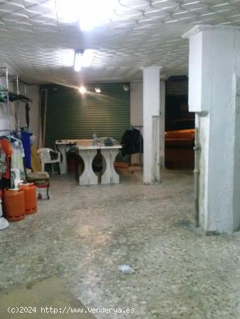 Local comercial en alquiler y en venta, se encuentra situado en zona San Enrique de Quart de Poblet 