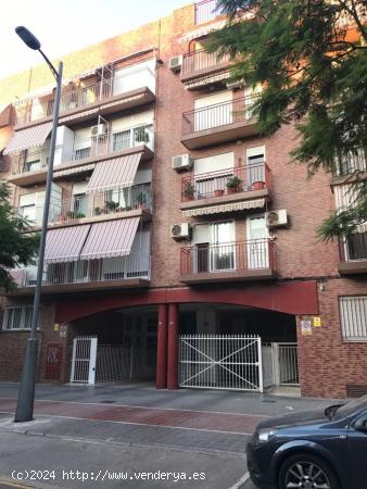 Plaza de garaje pequeña situada en zona Mercadona de arriba,  superficie de 10m2. - VALENCIA