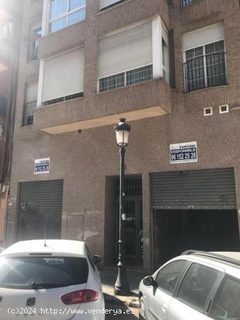  Local comercial en venta, se encuentra situada en zona de L´Olivereta - Nou Moles (Valencia) - VALE 