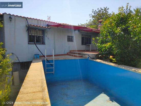 Chalet con piscina en el Pla Filaner de Montroy, situado entre la Urb. Balcón de Montroy y Altury -