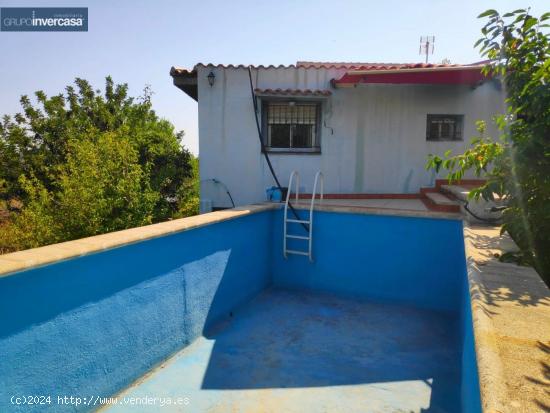 Chalet con piscina en el Pla Filaner de Montroy, situado entre la Urb. Balcón de Montroy y Altury -