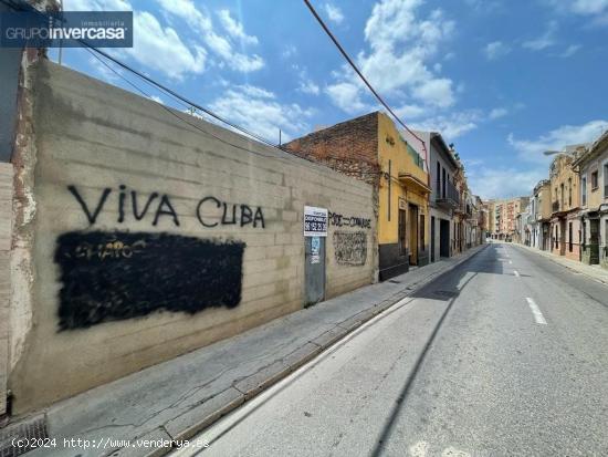  Solar situada en Baixada del Riu de Manises - VALENCIA 