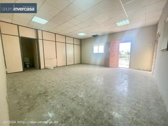 Local comercial con 2 puertas de acceso a diferentes calles frente al Hospital de Manises - VALENCIA