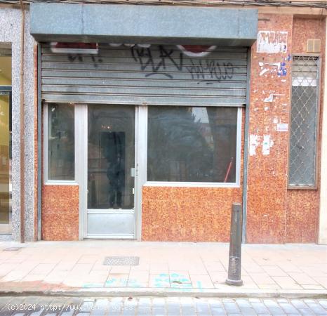 Local de 50 m2 junto a Carretera de Rueda. - VALLADOLID