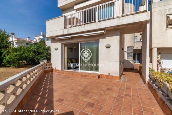 Casa adosada en primera línea en venta en Aiguadolç - BARCELONA