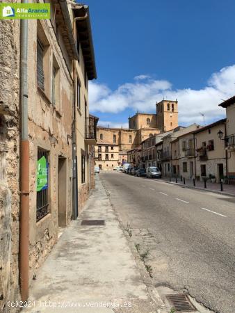 CASA DE PUEBLO CON TERRENO - BURGOS