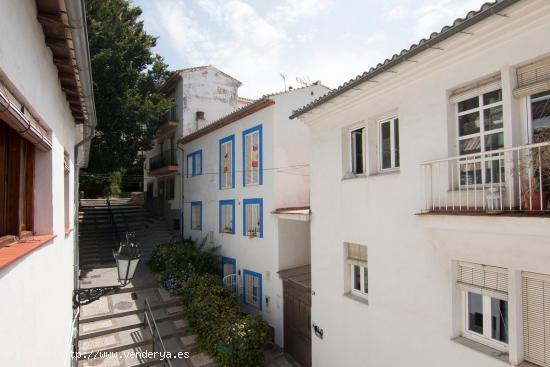 Historico Barrio del Realejo al pie de la Alhambra. - GRANADA