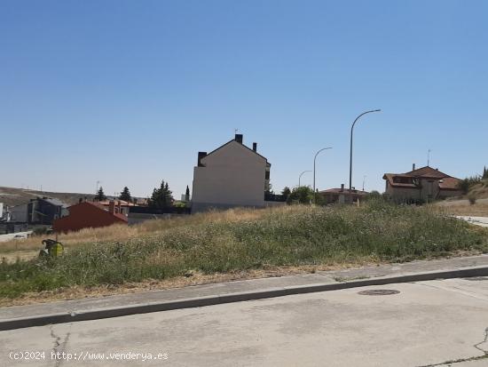 Parcela en venta en Cuéllar. Urbanización Las Lomas. Superficie 549,43 m². Ref. 1792 - SEGOVIA