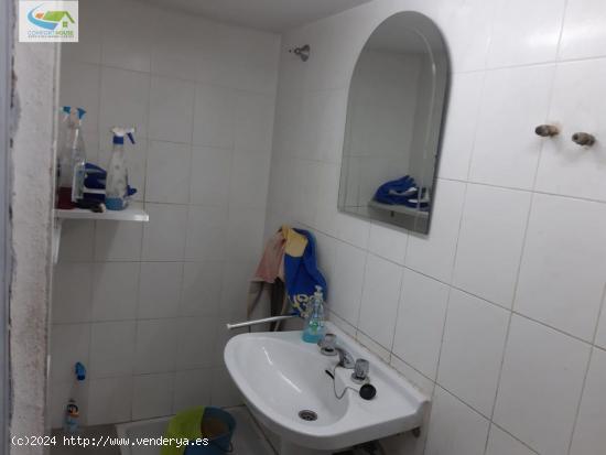 COCHERA DE 165M2 CON BAÑO COMPLETO EN LOS BARREROS. - MURCIA